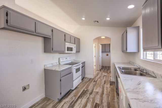 3950 South Rainbow Avenue, Pahrump, NV 89048