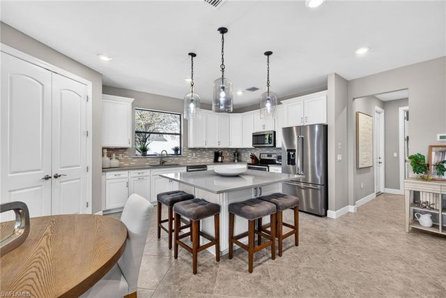 2306 Tangerine LN, Naples, FL 34120