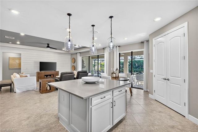 2306 Tangerine LN, Naples, FL 34120