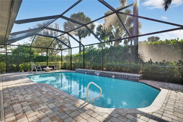 2306 Tangerine LN, Naples, FL 34120