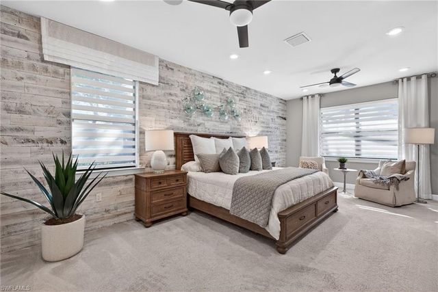 2306 Tangerine LN, Naples, FL 34120