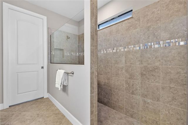 2306 Tangerine LN, Naples, FL 34120