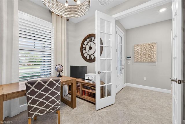 2306 Tangerine LN, Naples, FL 34120