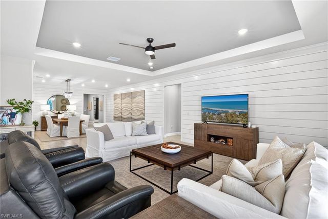 2306 Tangerine LN, Naples, FL 34120