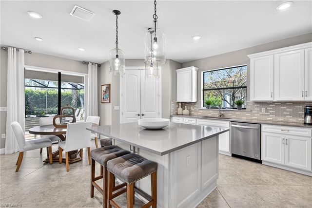 2306 Tangerine LN, Naples, FL 34120