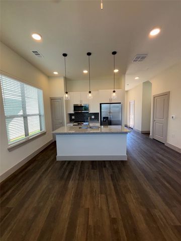 2036 Oak Grove 113, Aubrey, TX 76227