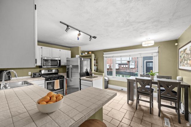 354 S 900 E, Salt Lake City, UT 84102