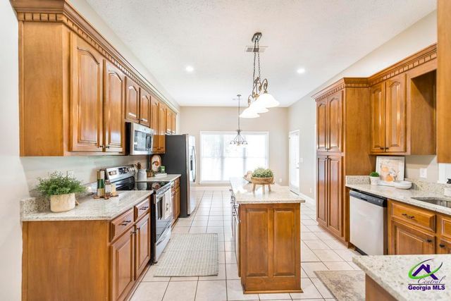 327 Audrey Way, Kathleen, GA 31047