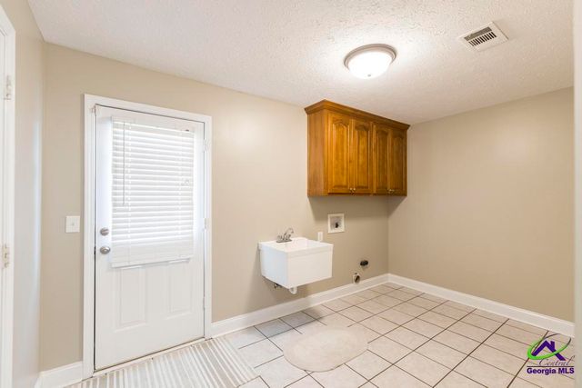 327 Audrey Way, Kathleen, GA 31047
