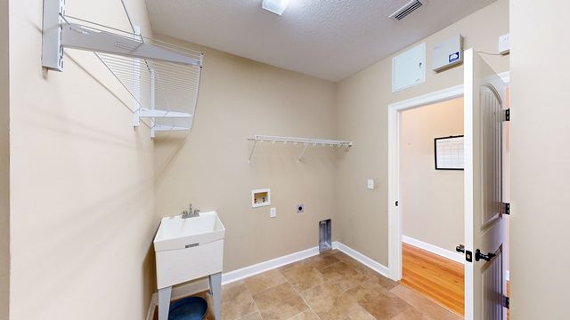 312-4 Hidden Creek Circle, Dothan, AL 36301