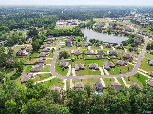 190 Summit Lakes Drive, Athens, AL 35613