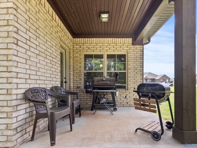 190 Summit Lakes Drive, Athens, AL 35613