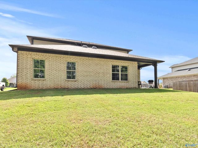 190 Summit Lakes Drive, Athens, AL 35613