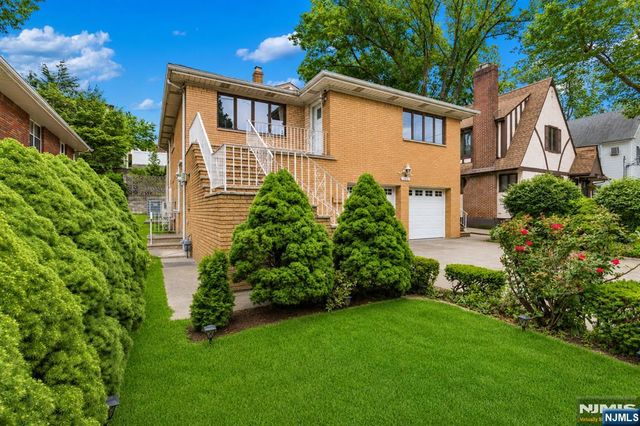 1042 Harvard Place, Fort Lee, NJ 07024