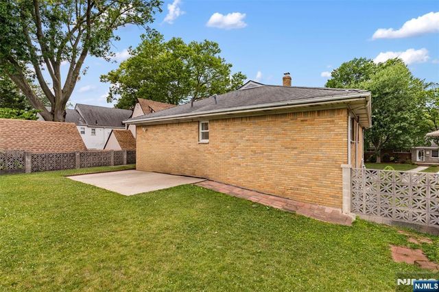 1042 Harvard Place, Fort Lee, NJ 07024