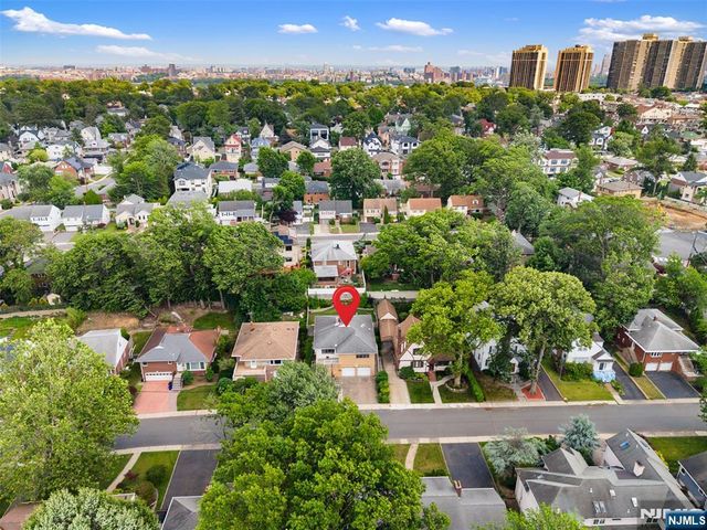 1042 Harvard Place, Fort Lee, NJ 07024