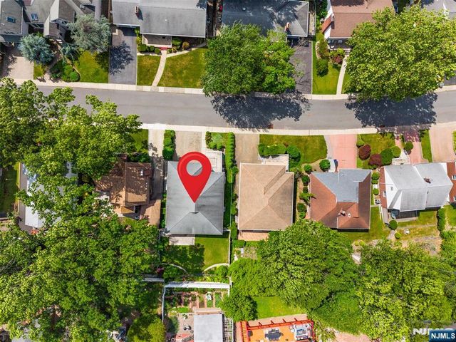 1042 Harvard Place, Fort Lee, NJ 07024