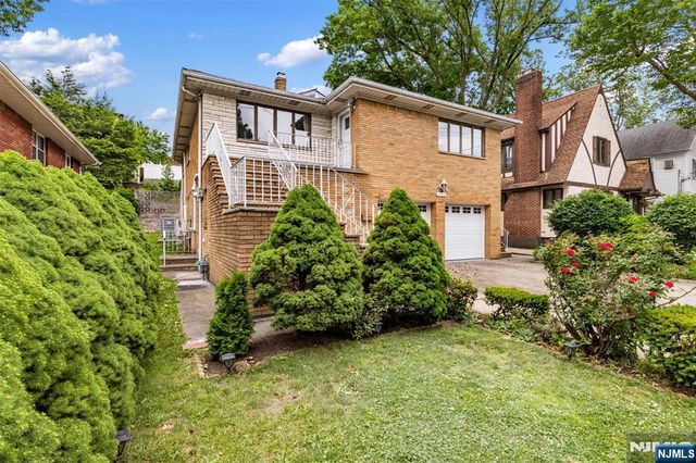 1042 Harvard Place, Fort Lee, NJ 07024