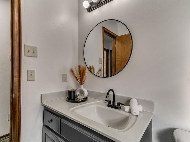 4108 Thorn Burn Place, Oklahoma City, OK 73179