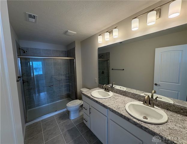 490 Red Maple Lane, Wilmington, OH 45177