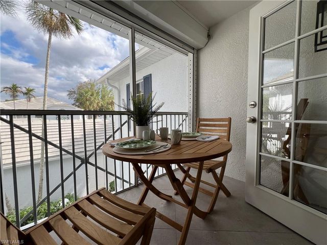 7087 Barrington CIR 201, Naples, FL 34108
