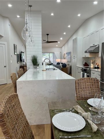 7087 Barrington CIR 201, Naples, FL 34108