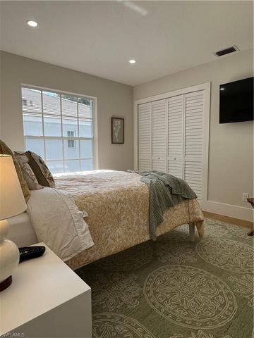 7087 Barrington CIR 201, Naples, FL 34108
