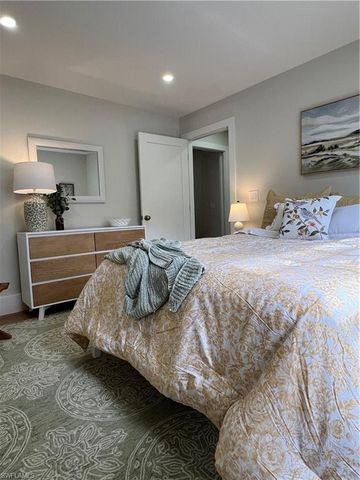 7087 Barrington CIR 201, Naples, FL 34108