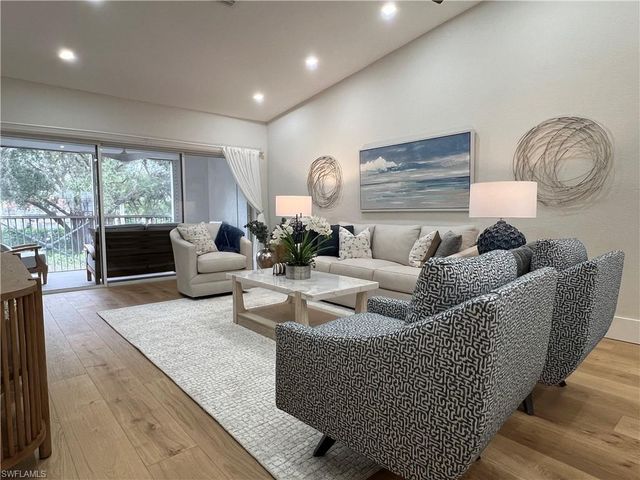 7087 Barrington CIR 201, Naples, FL 34108