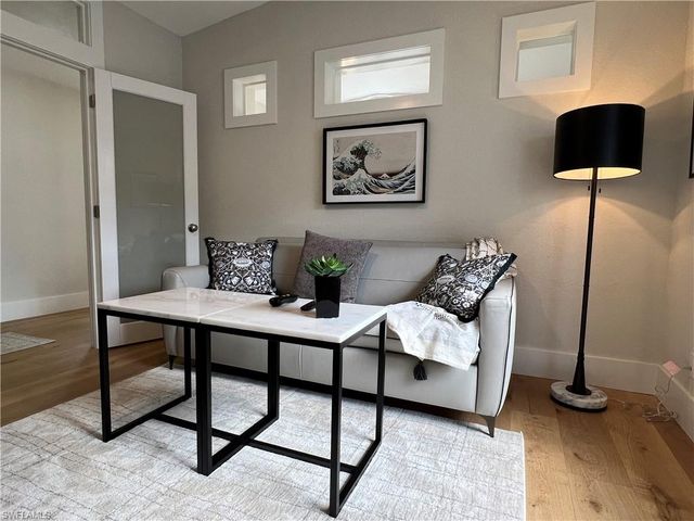 7087 Barrington CIR 201, Naples, FL 34108