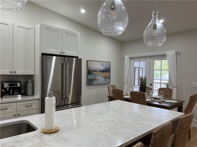 7087 Barrington CIR 201, Naples, FL 34108