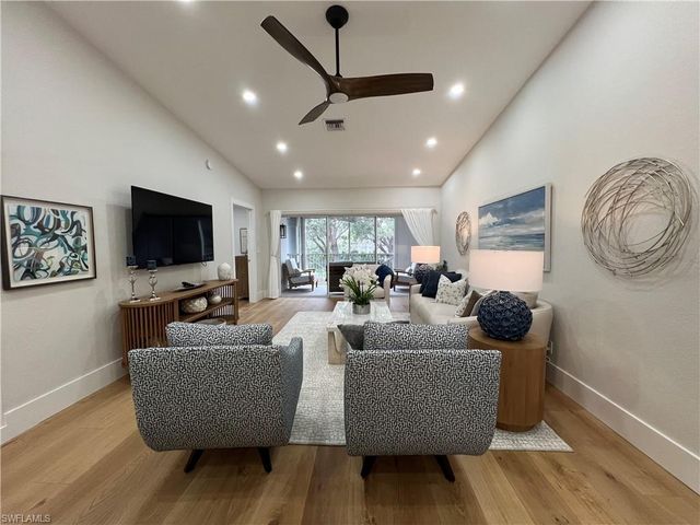 7087 Barrington CIR 201, Naples, FL 34108