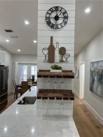 7087 Barrington CIR 201, Naples, FL 34108