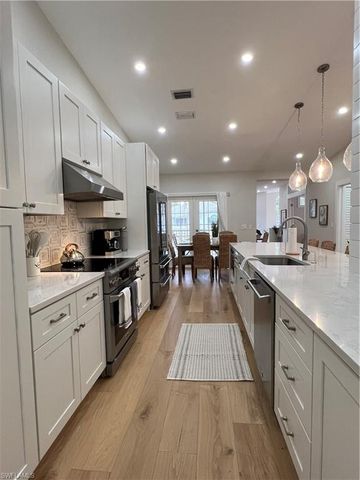 7087 Barrington CIR 201, Naples, FL 34108