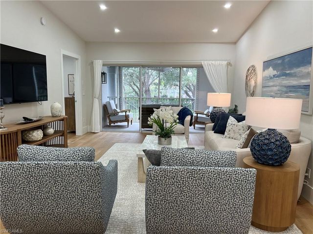 7087 Barrington CIR 201, Naples, FL 34108