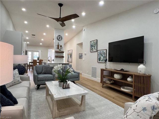 7087 Barrington CIR 201, Naples, FL 34108