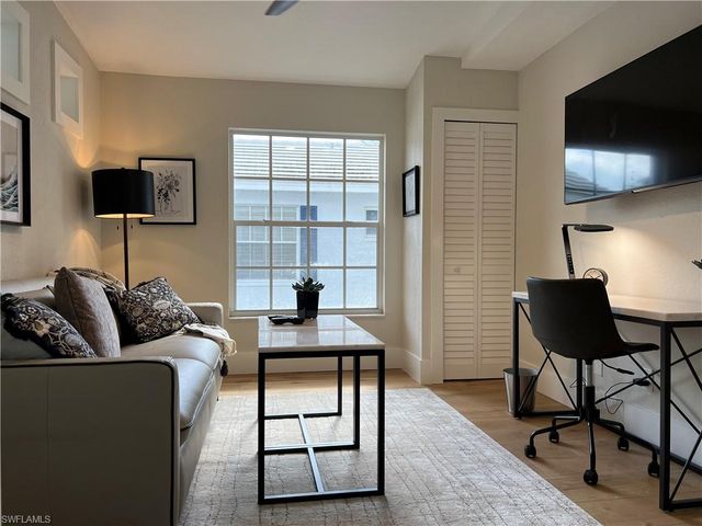 7087 Barrington CIR 201, Naples, FL 34108