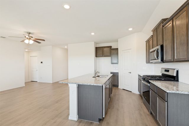 625 Summit Pass Lane, Princeton, TX 75407