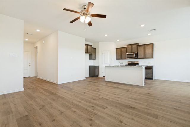 625 Summit Pass Lane, Princeton, TX 75407
