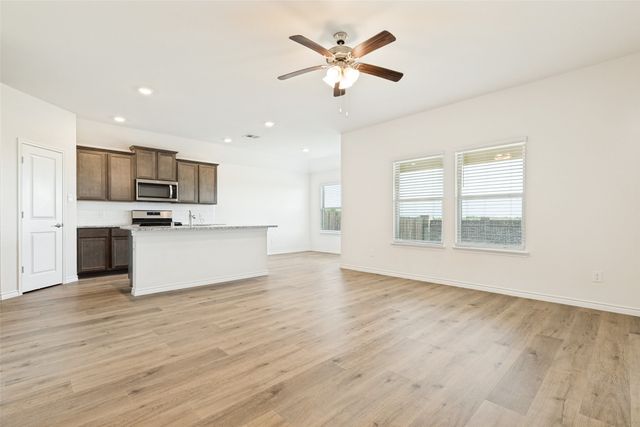625 Summit Pass Lane, Princeton, TX 75407
