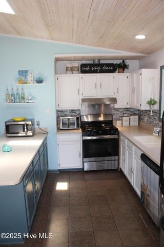 504 Greenville Avenue, Carolina Beach, NC 28428