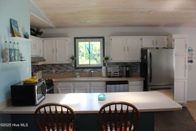 504 Greenville Avenue, Carolina Beach, NC 28428