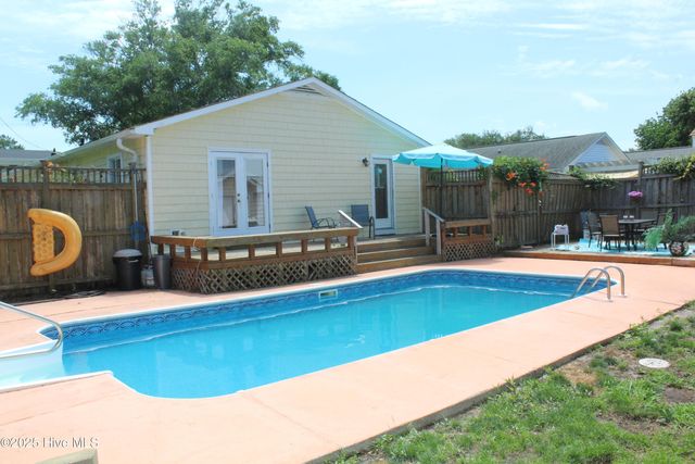 504 Greenville Avenue, Carolina Beach, NC 28428