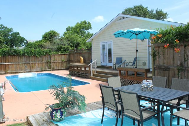 504 Greenville Avenue, Carolina Beach, NC 28428