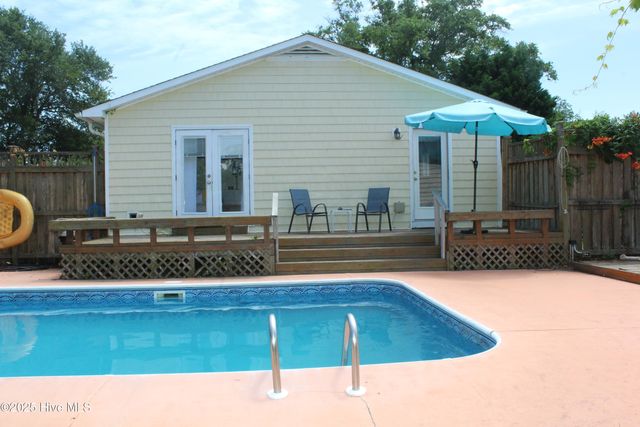 504 Greenville Avenue, Carolina Beach, NC 28428