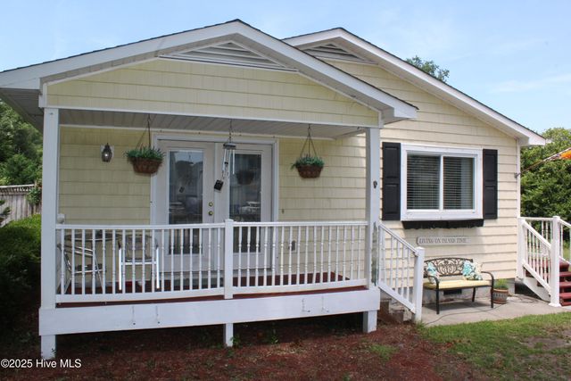 504 Greenville Avenue, Carolina Beach, NC 28428