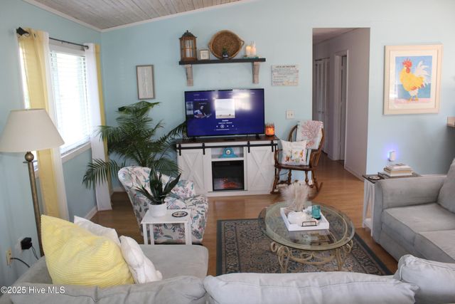 504 Greenville Avenue, Carolina Beach, NC 28428