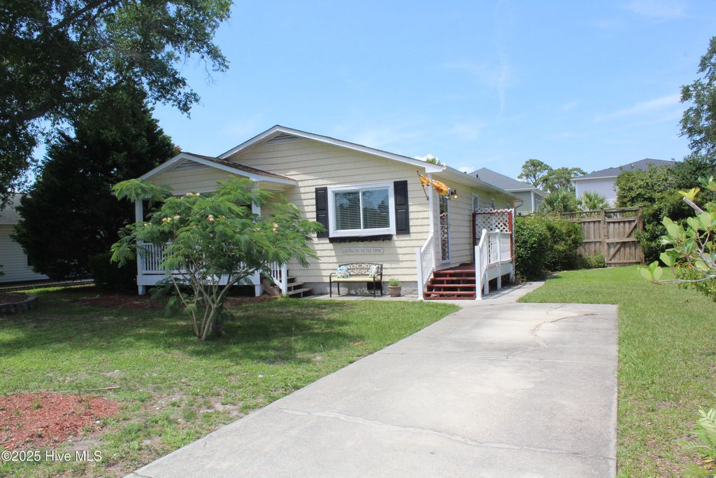 504 Greenville Avenue, Carolina Beach, NC 28428