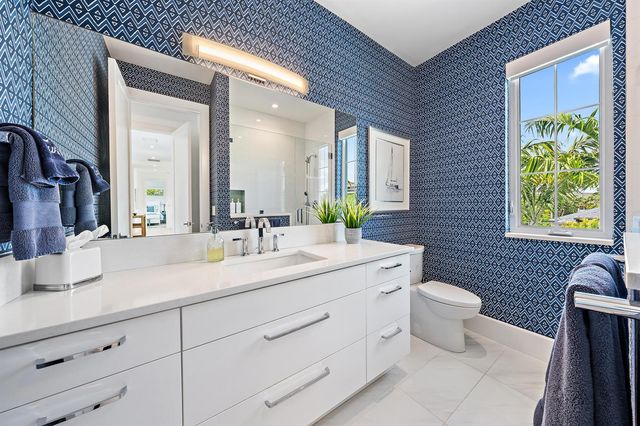 11730 Lake Shore Place, North Palm Beach, FL 33408