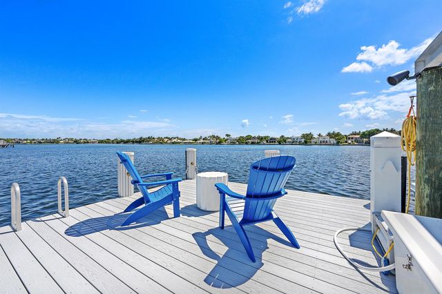 11730 Lake Shore Place, North Palm Beach, FL 33408